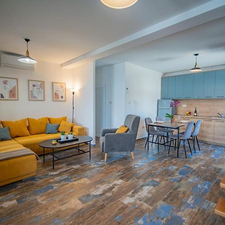 Family House Bjelila Villa Тиват Екстериор снимка