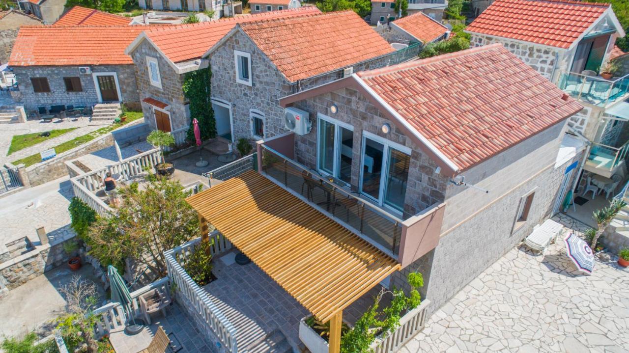 Family House Bjelila Villa Тиват Екстериор снимка