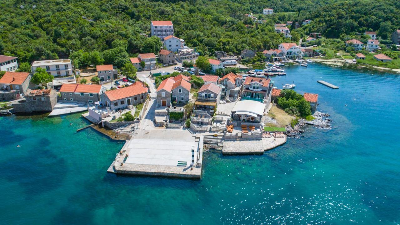 Family House Bjelila Villa Тиват Екстериор снимка