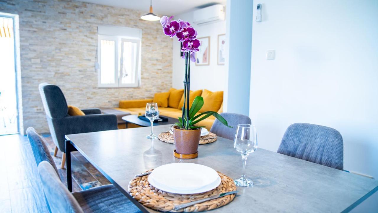 Family House Bjelila Villa Тиват Екстериор снимка