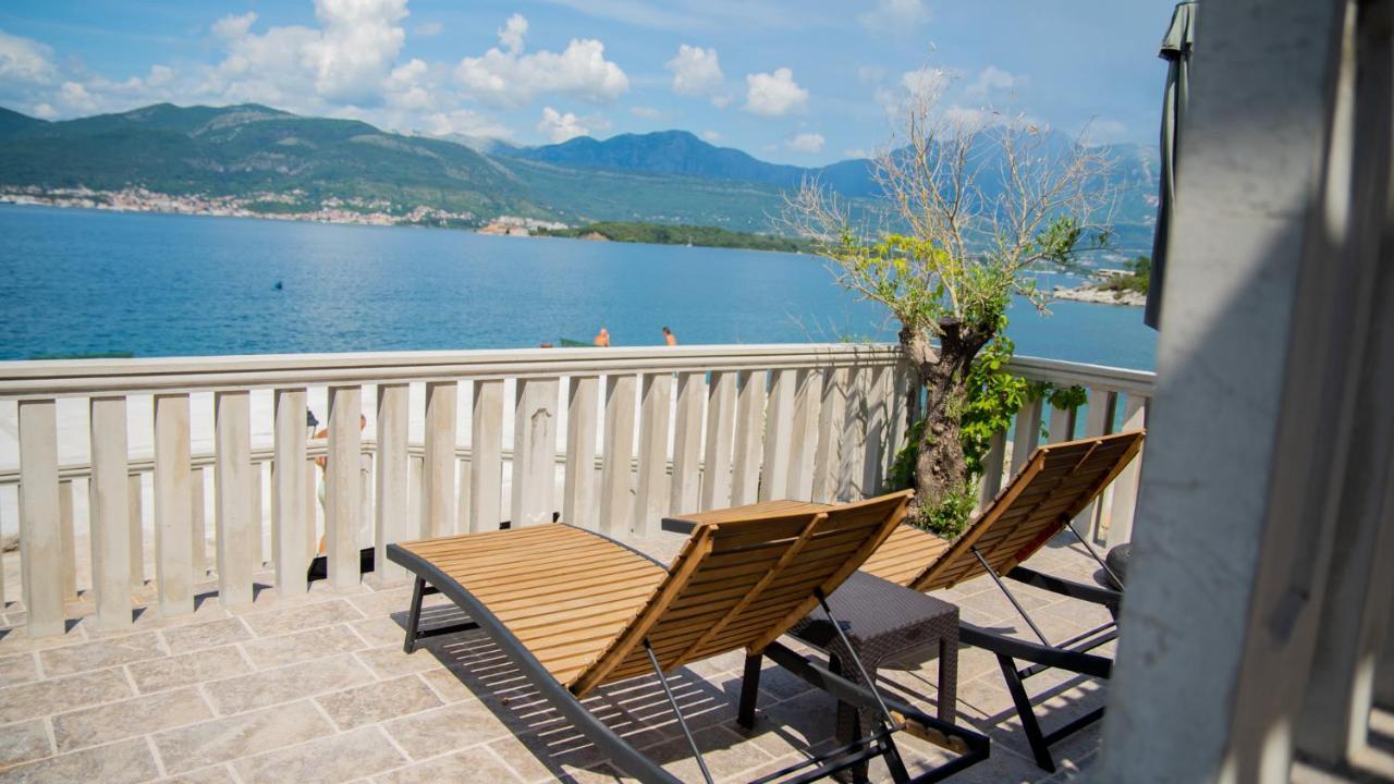 Family House Bjelila Villa Тиват Екстериор снимка