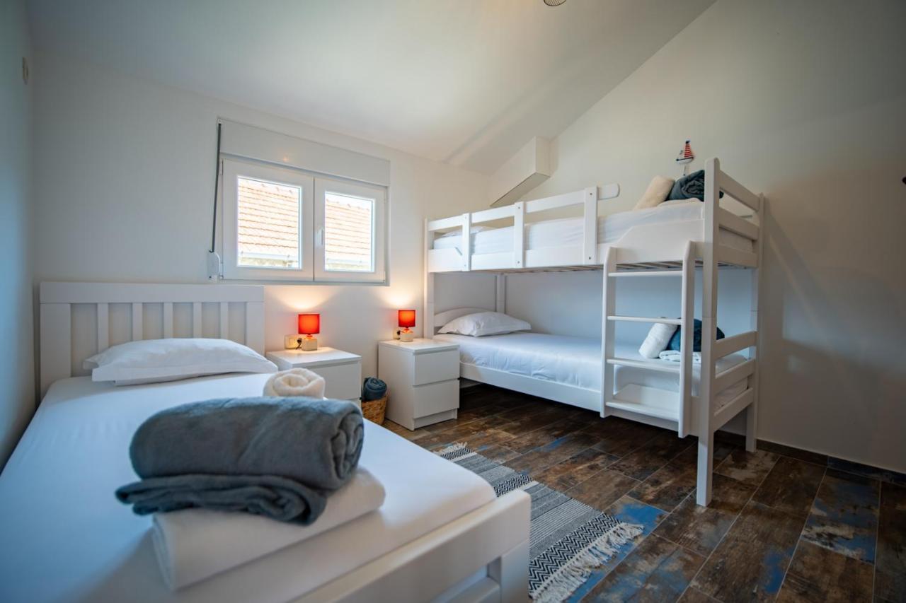 Family House Bjelila Villa Тиват Екстериор снимка