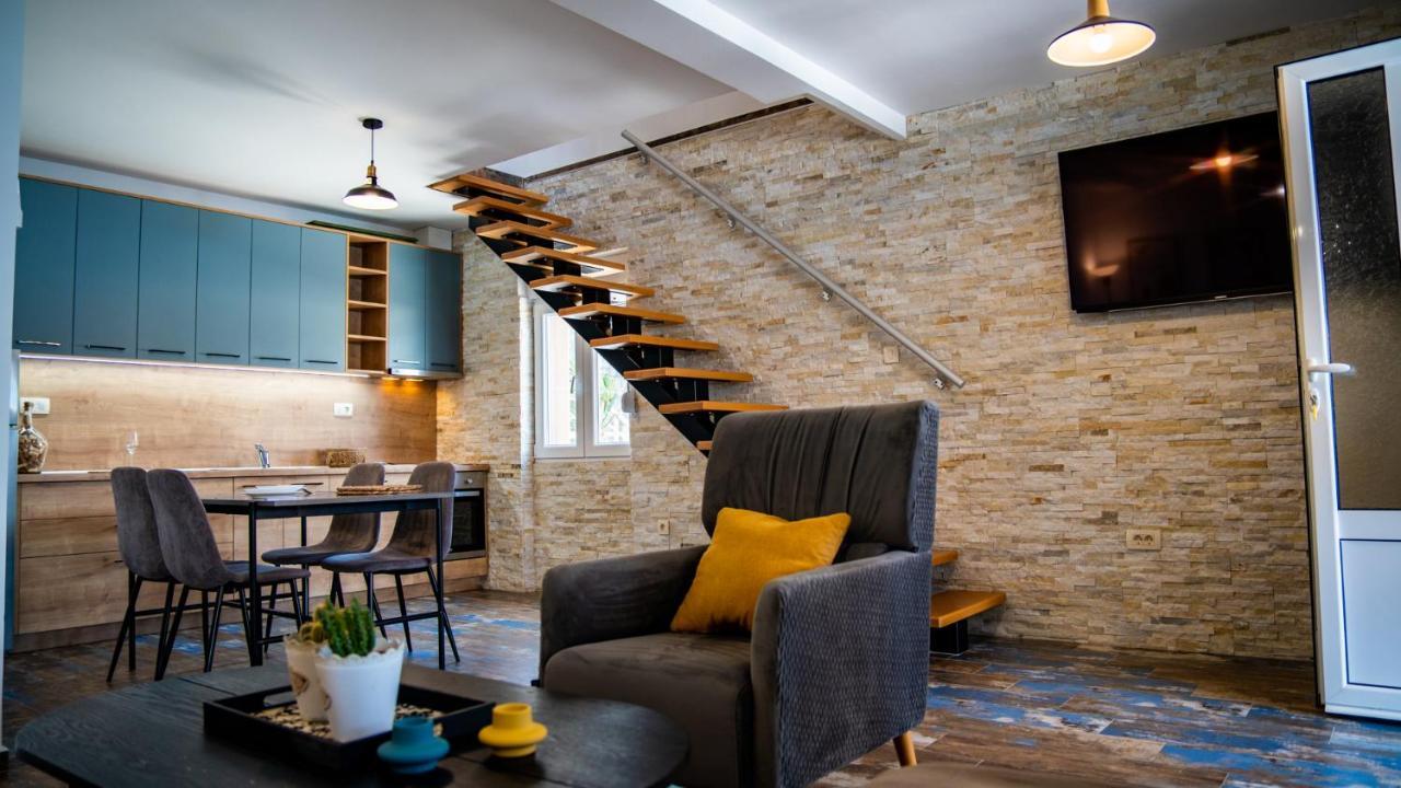 Family House Bjelila Villa Тиват Екстериор снимка